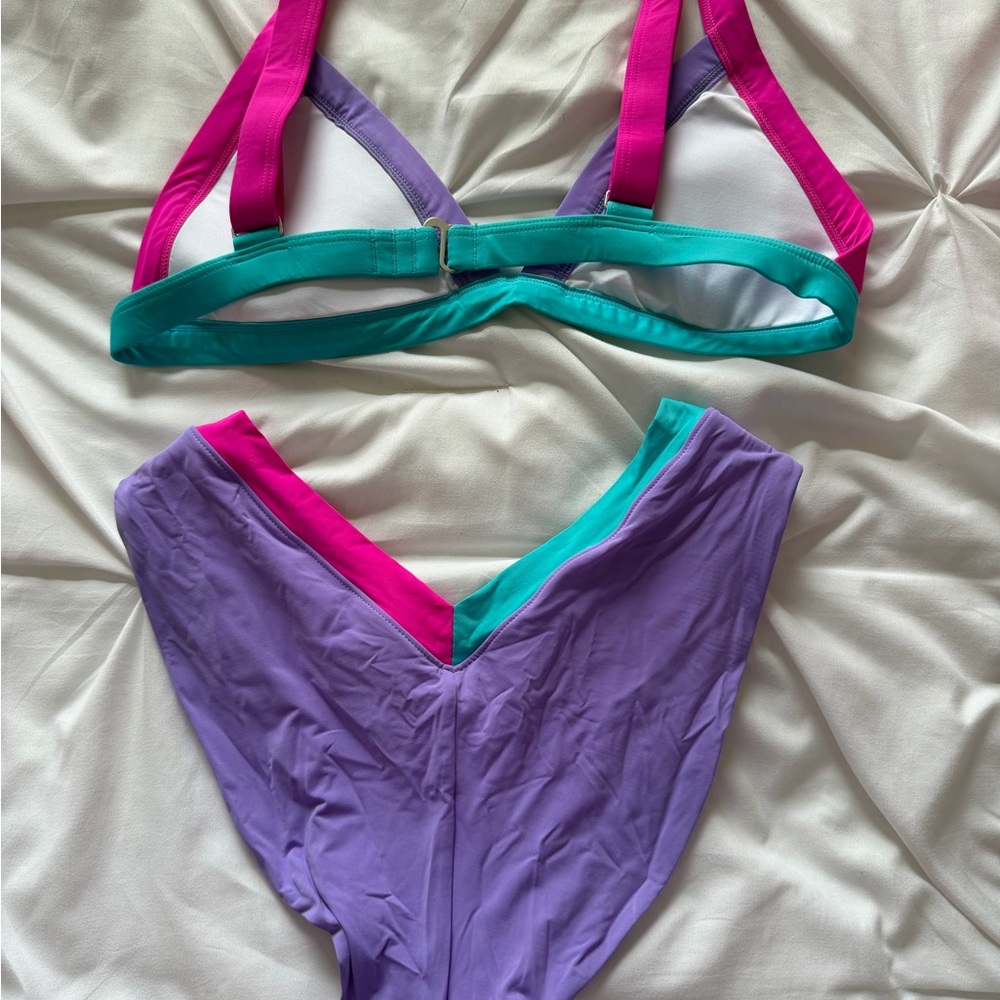 One One bikini - Picture 2 of 4